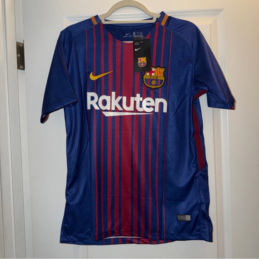 Barcelona 2017 - 2018 Home football Nike shirt #10. Messi size Small NWT